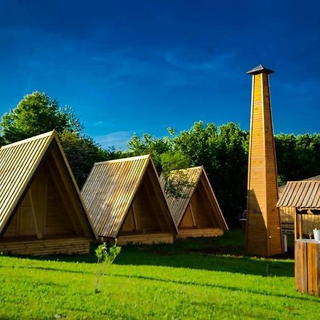 Rooms & Glamping Lana Haus Licko Petrovo Selo Bagian luar foto