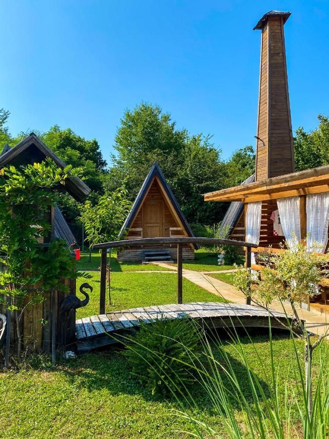 Rooms & Glamping Lana Haus Licko Petrovo Selo Bagian luar foto