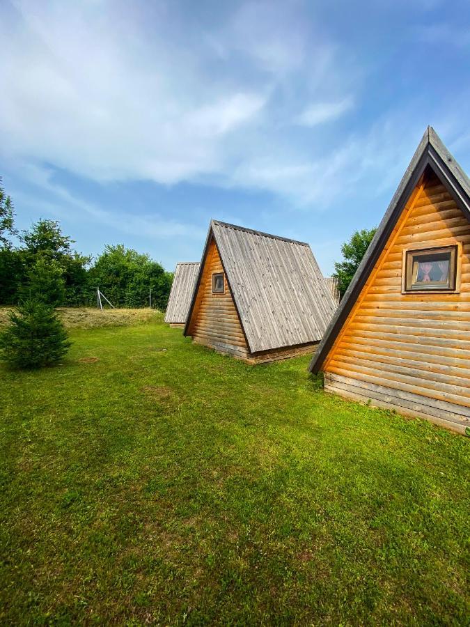Rooms & Glamping Lana Haus Licko Petrovo Selo Bagian luar foto