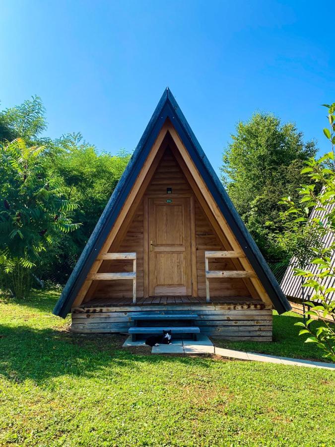 Rooms & Glamping Lana Haus Licko Petrovo Selo Bagian luar foto