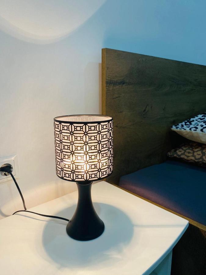 Rooms & Glamping Lana Haus Licko Petrovo Selo Bagian luar foto