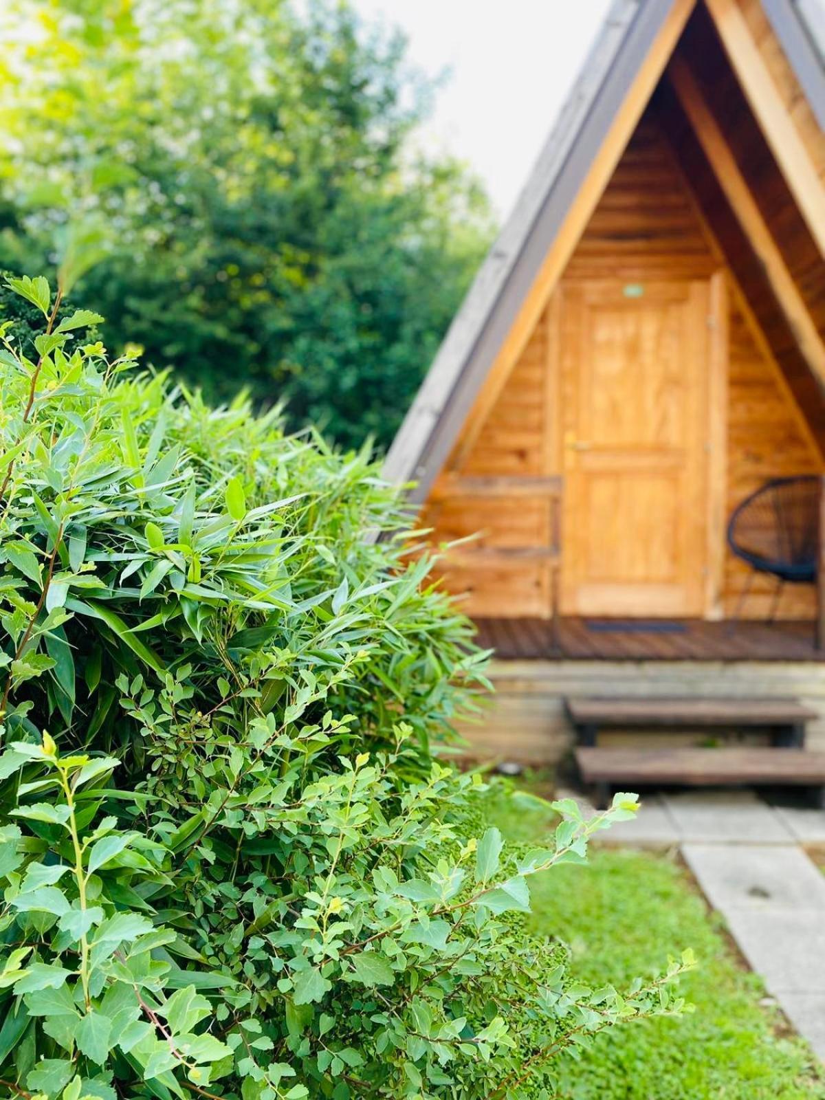 Rooms & Glamping Lana Haus Licko Petrovo Selo Bagian luar foto