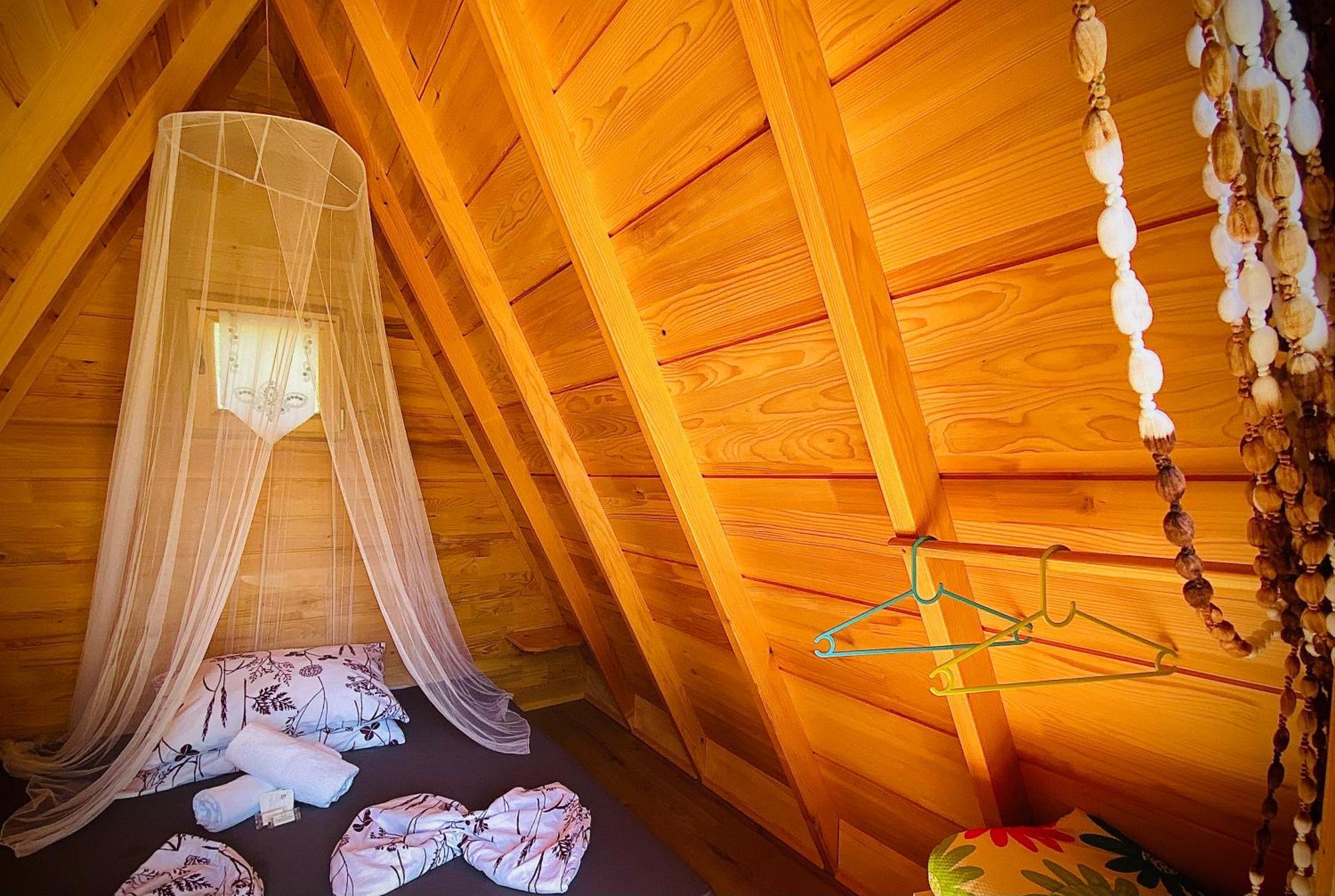 Rooms & Glamping Lana Haus Licko Petrovo Selo Bagian luar foto