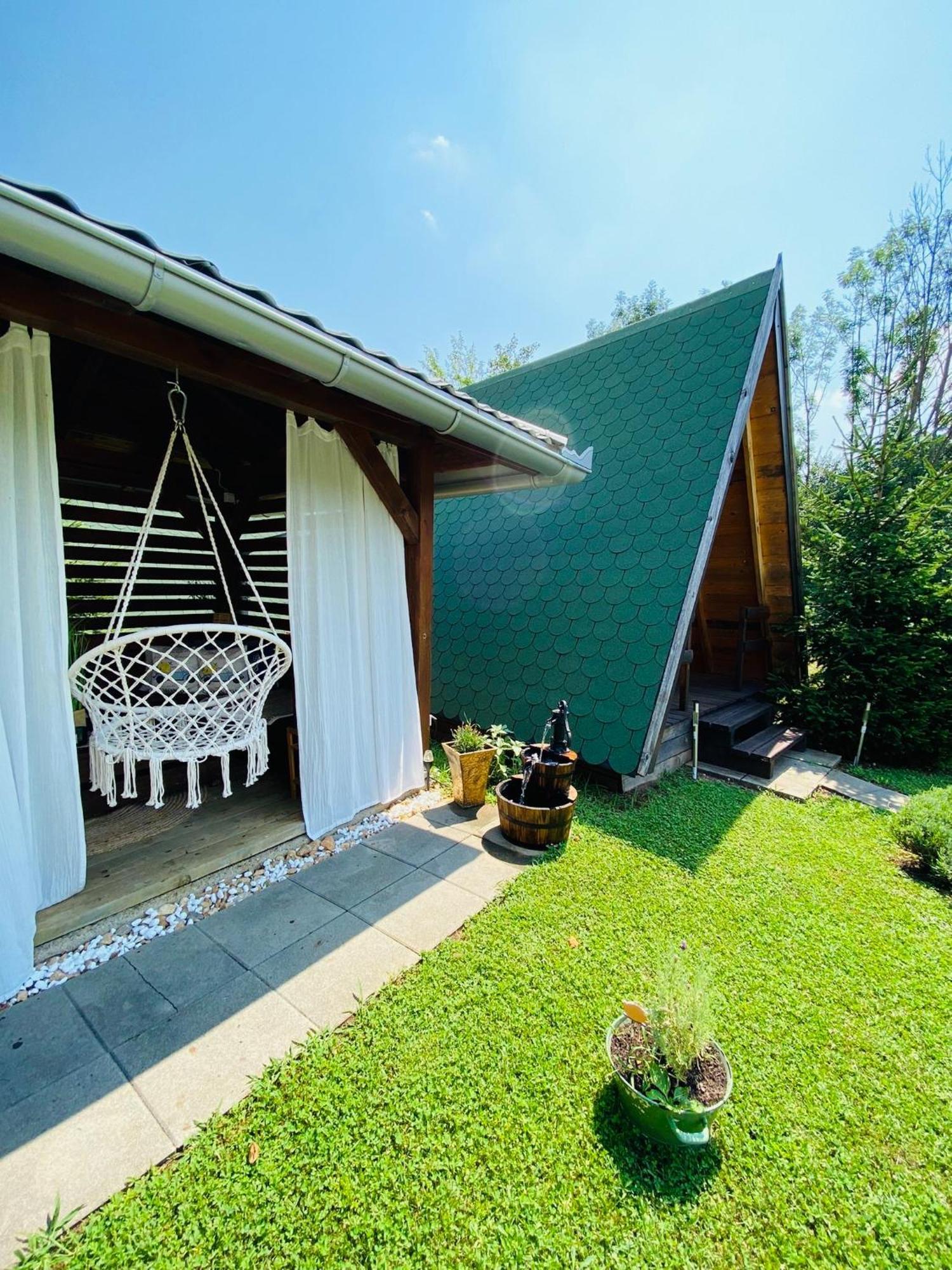 Rooms & Glamping Lana Haus Licko Petrovo Selo Bagian luar foto