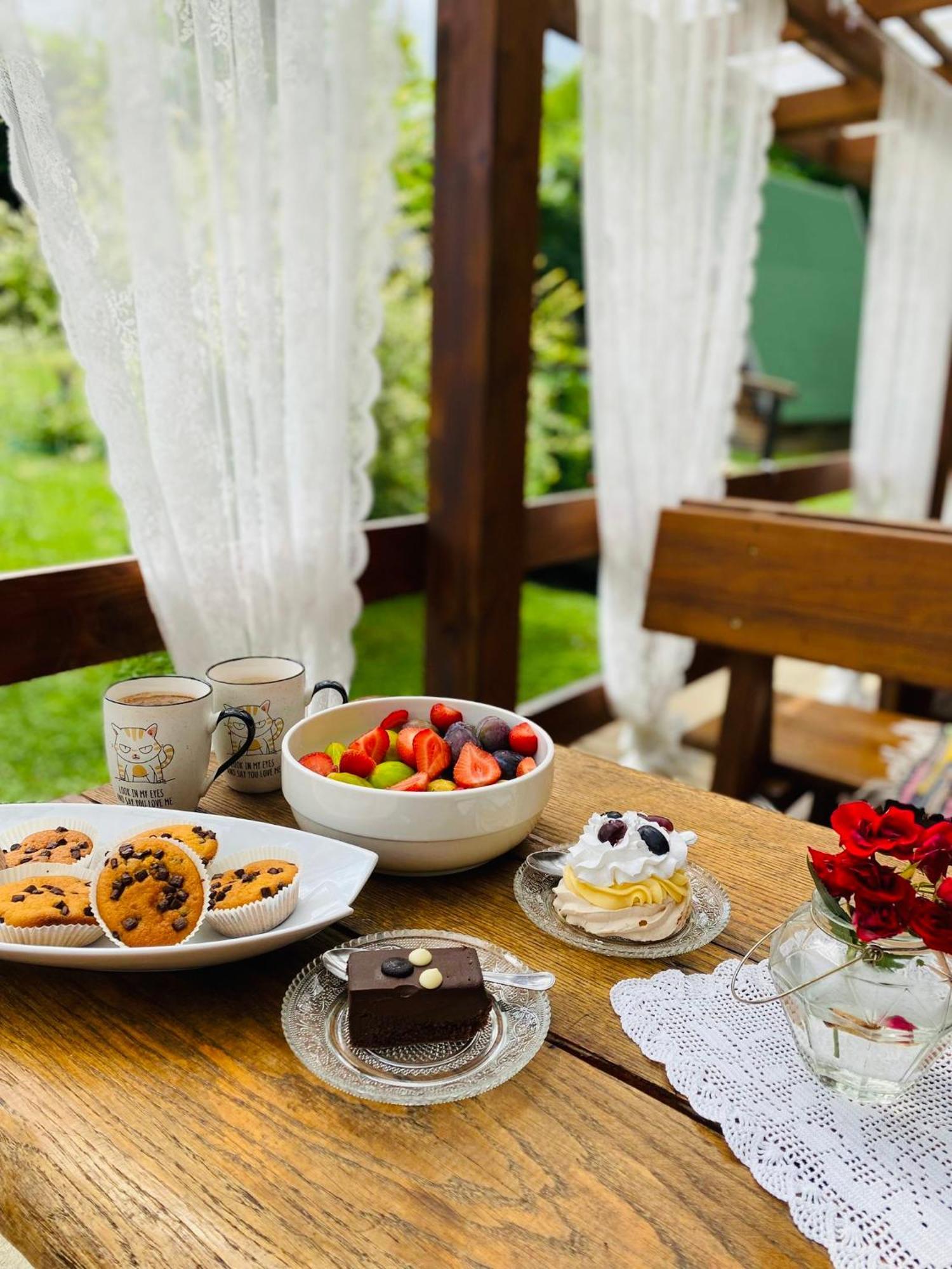 Rooms & Glamping Lana Haus Licko Petrovo Selo Bagian luar foto