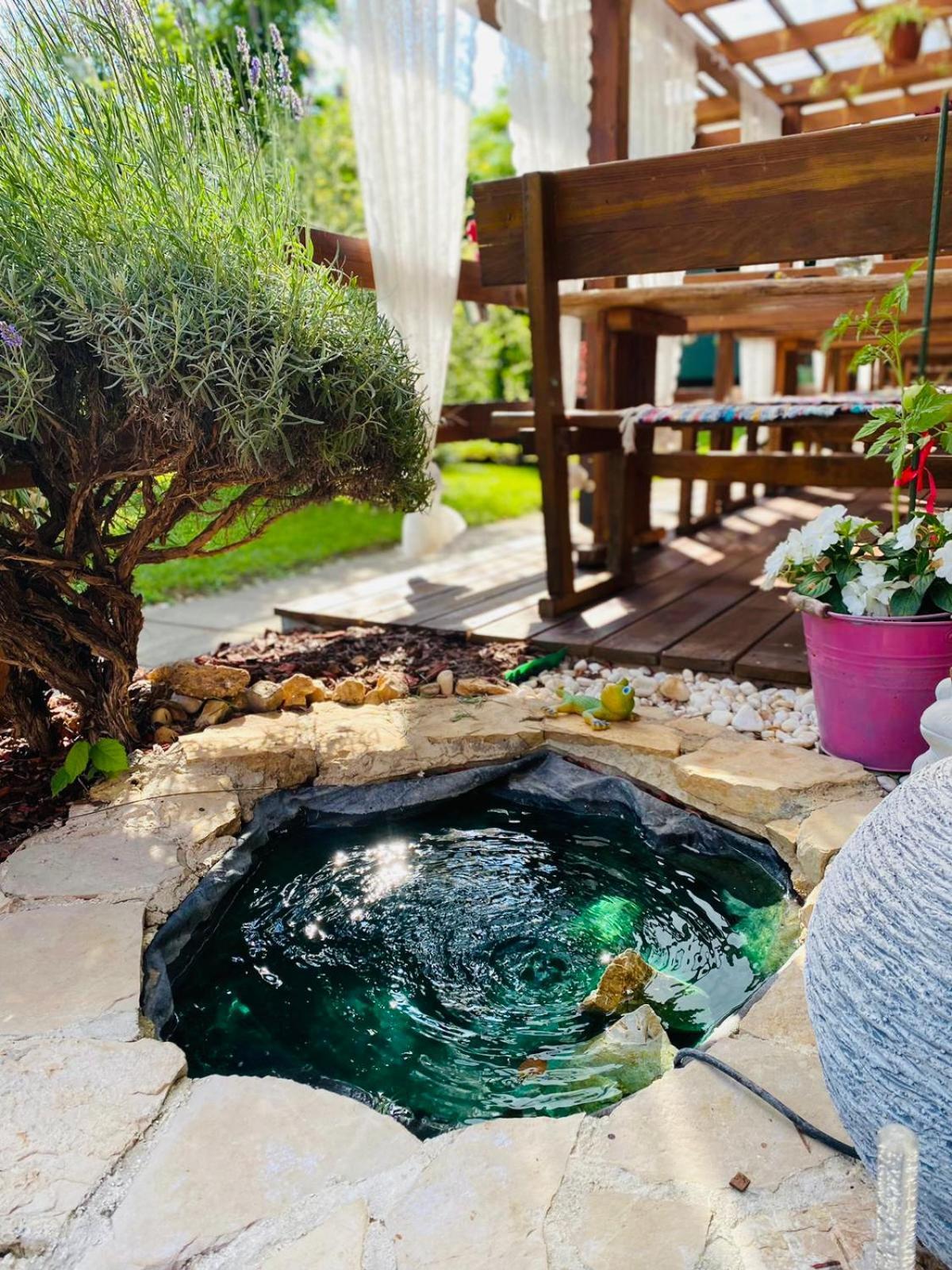 Rooms & Glamping Lana Haus Licko Petrovo Selo Bagian luar foto