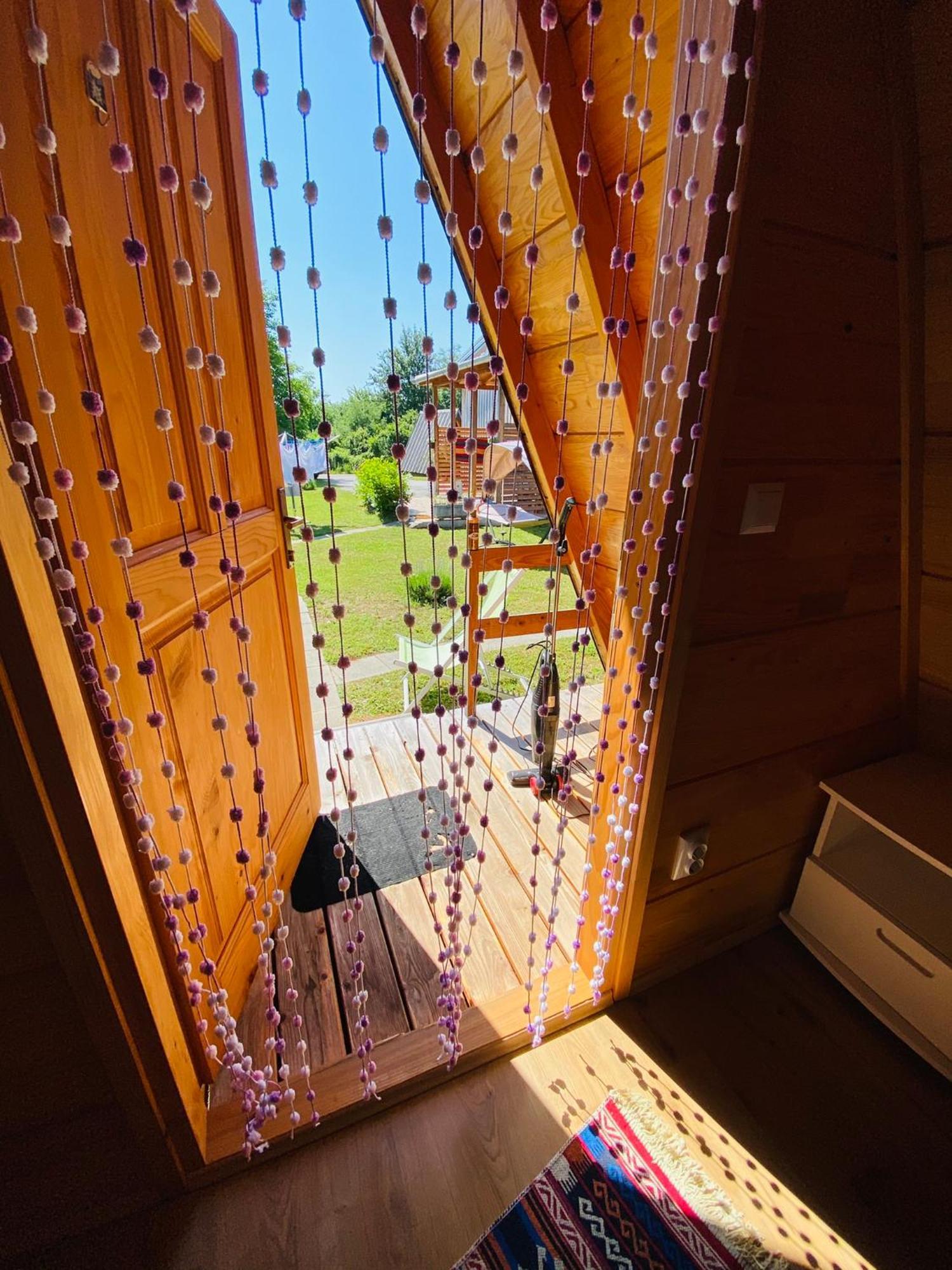 Rooms & Glamping Lana Haus Licko Petrovo Selo Bagian luar foto