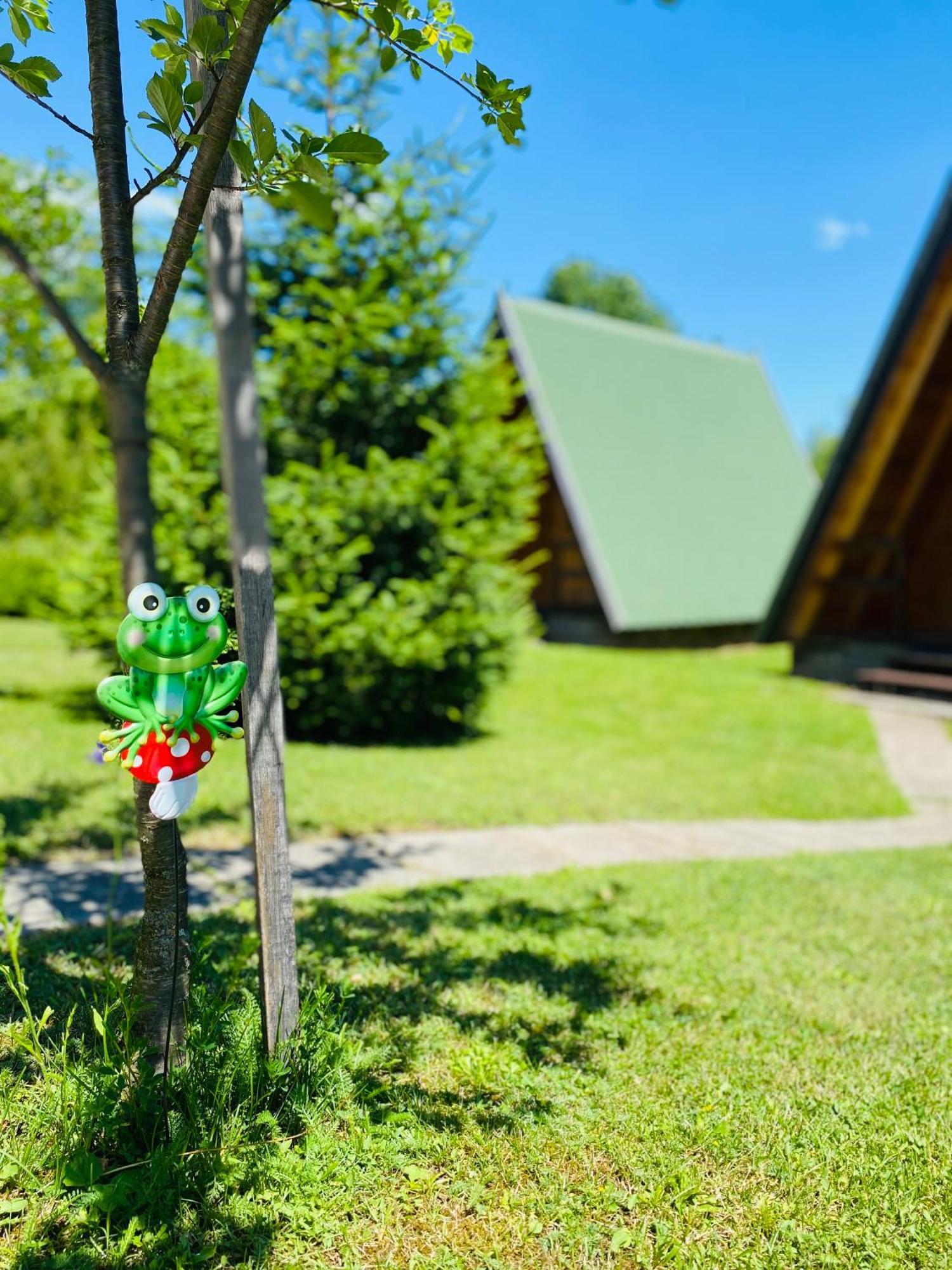 Rooms & Glamping Lana Haus Licko Petrovo Selo Bagian luar foto